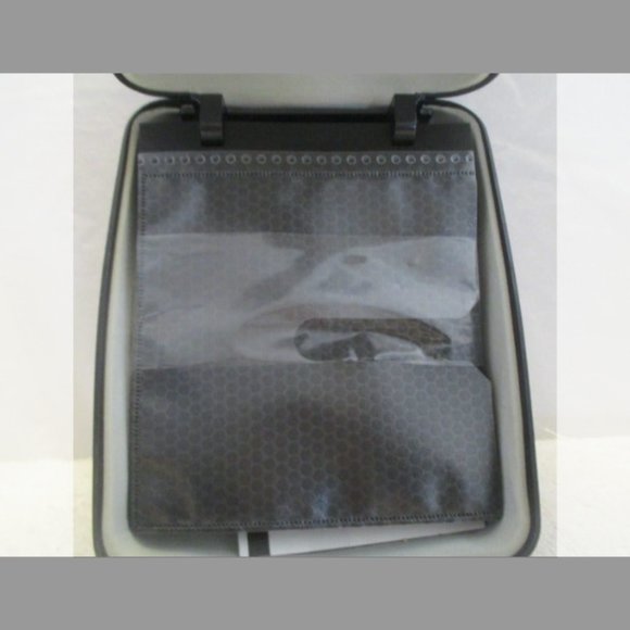 CD Projects Hard Snap Gun Metal Steel Case - 24 Disc Holder - Bubble Sleeves - Picture 6 of 12